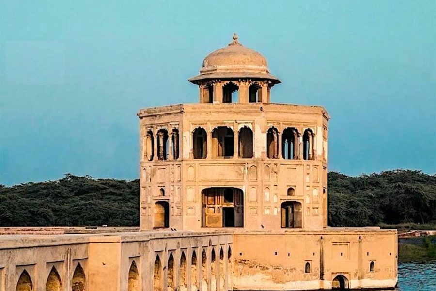 Hiran Minar Photo Credit map interestcom